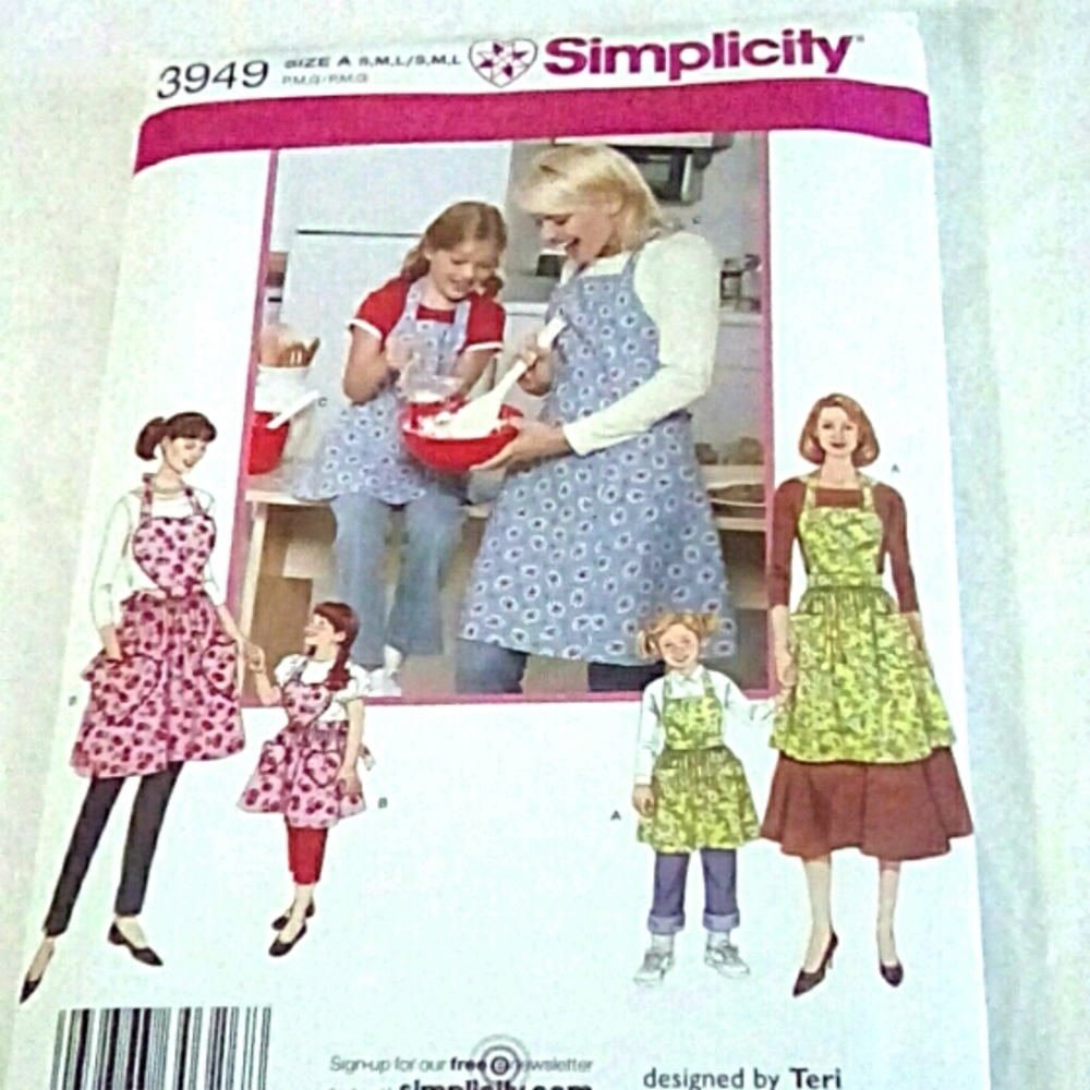 Simplicity 3949 Misses' & Child's Apron in 3 style